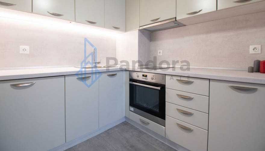 Дава се под наем Двустаен апартамент в София, Банишора - 56 кв.м за 525 € - Снимка #2