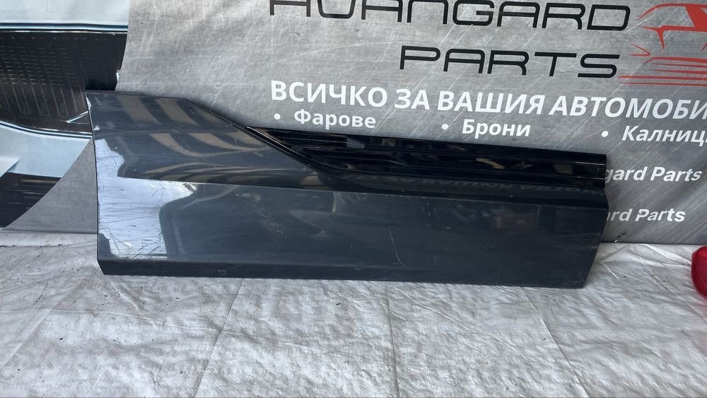 Дясна декоративна лайстна Audi E-Tron 2019-