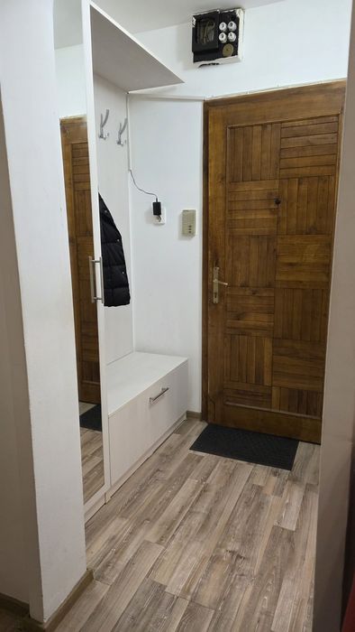 Inchiriez ap. 2 camere STR Luptei  Parter