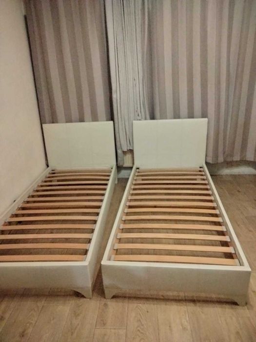 Легла два броя тапицирани - еко кожа