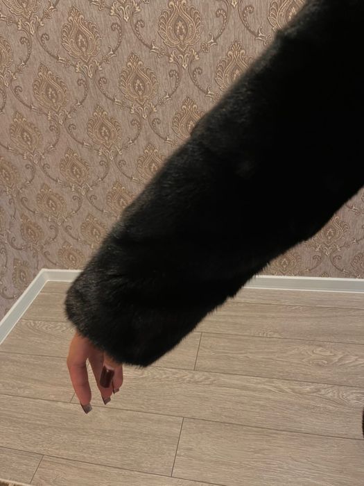 Норка шуба сатылады.