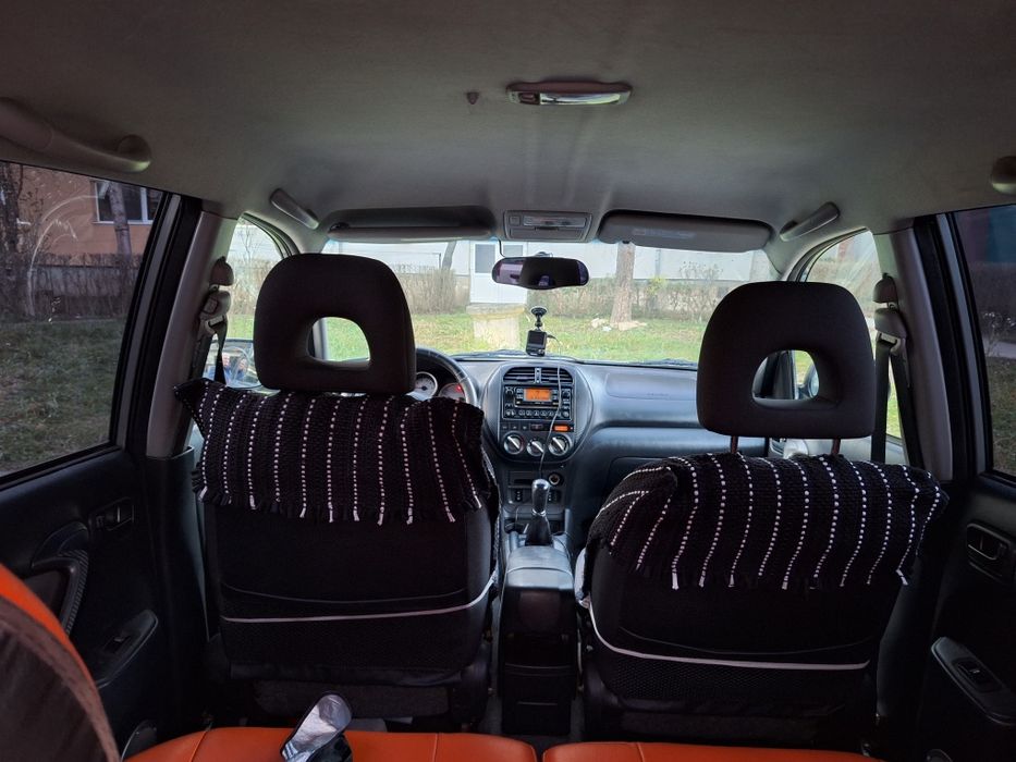 Vând Toyota RAV4