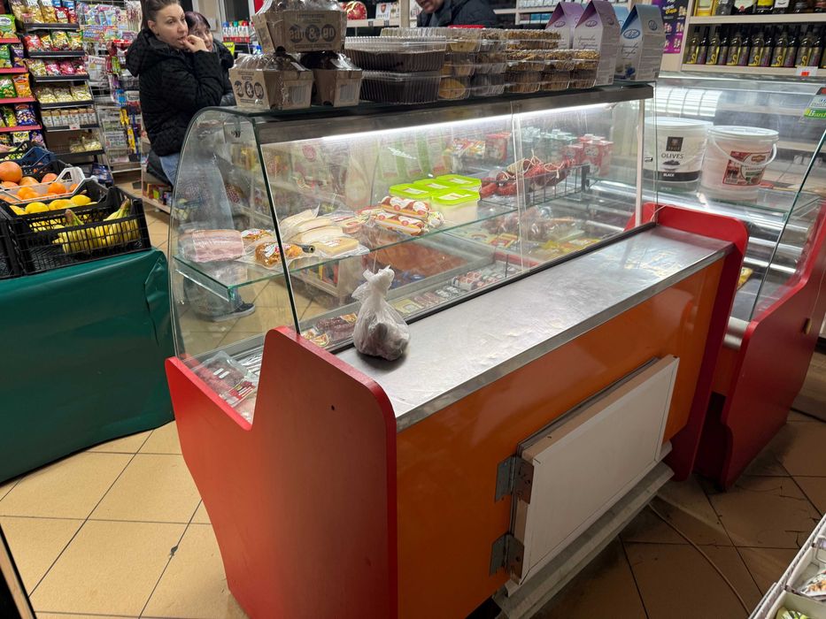 Хладилна витрина