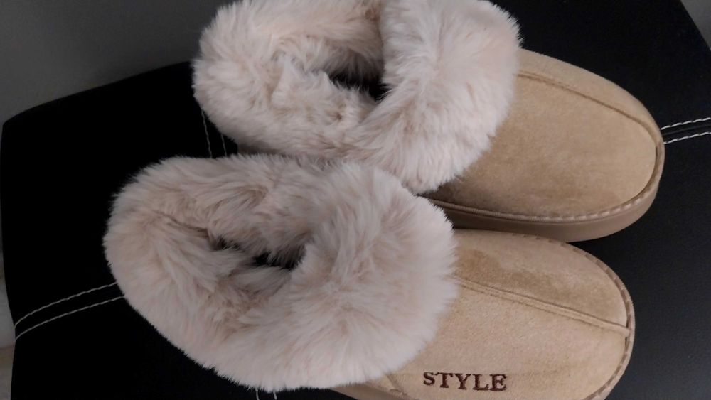 Papuci de iarnă confortabili pentru femei