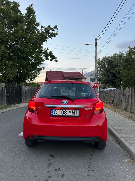 Toyota Yaris Hybrid 2016