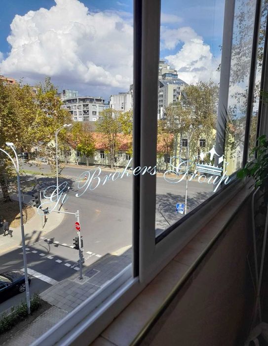 Продава се Тристаен апартамент в Бургас, Център - 67 кв.м за 2511 €/кв.м - Снимка #12