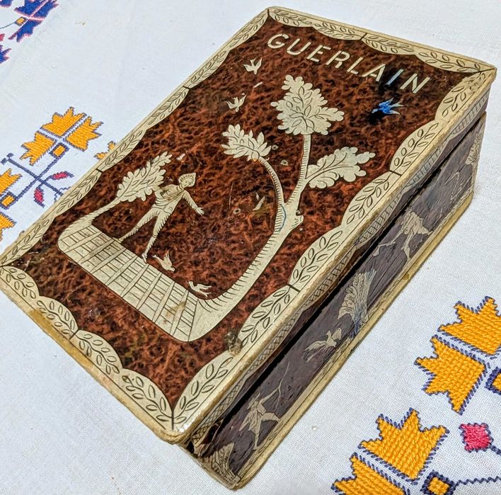 Cutie vintage GUERLAIN rară anii ’30 fostă cutie de parfum franțuzesc