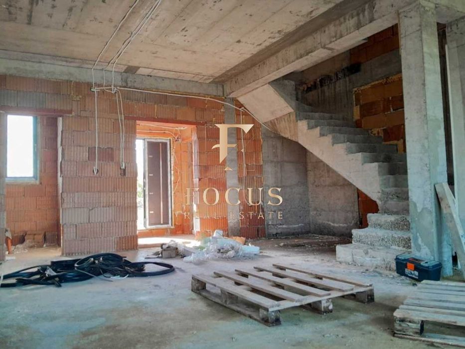 Продава се Къща в Пловдив, Беломорски - 187 кв.м за 964 €/кв.м - Снимка #2