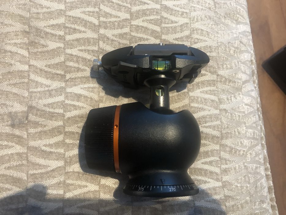 Trepied Manfrotto si Cap Trepied Gitzo