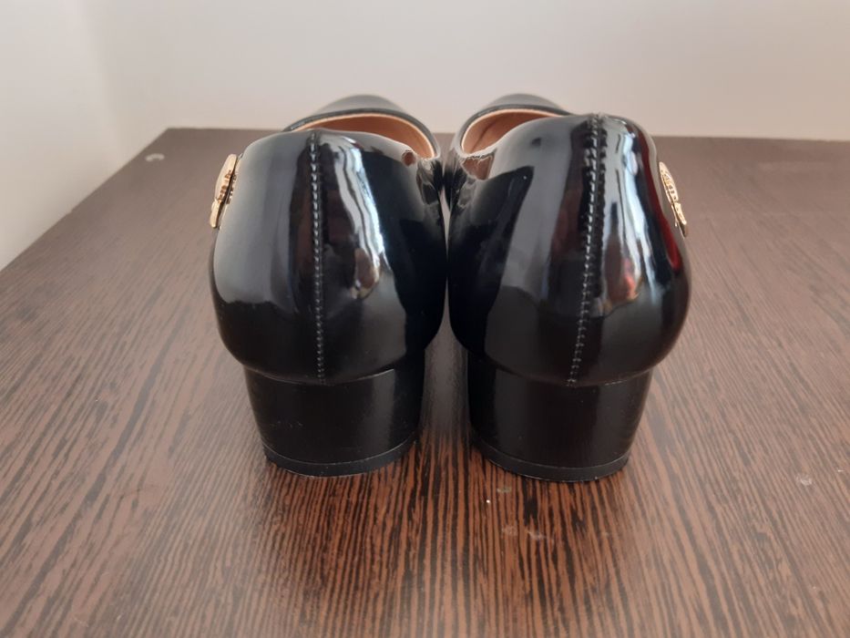 Pantofi toc mic nr 36 noi