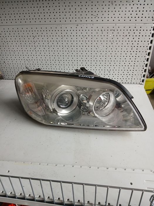 Десен фар Chevrolet Captiva