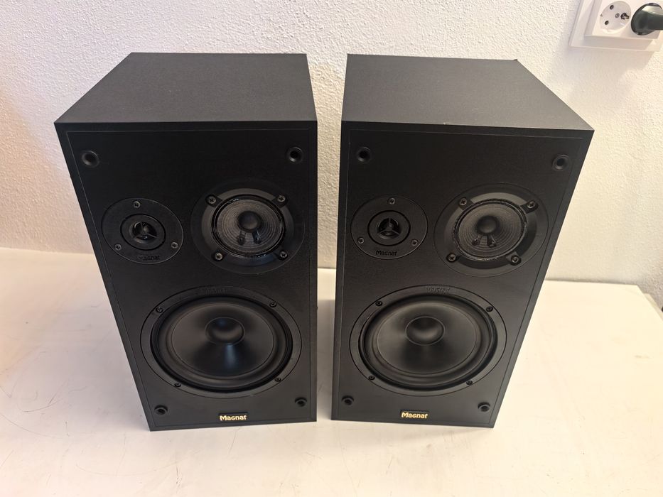 Boxe Magnat 3 cai 4-8 ohmi 2x120W