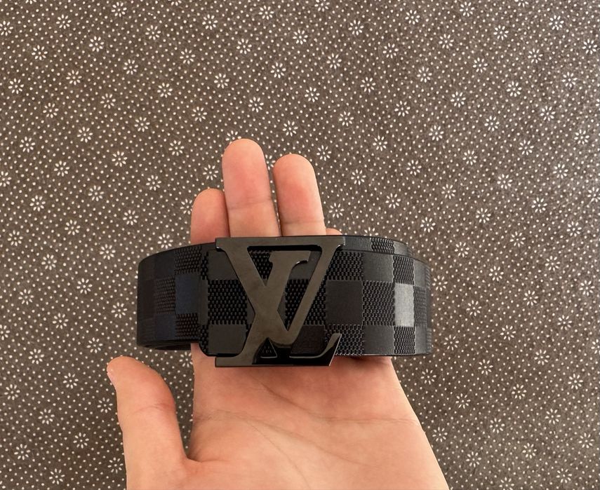 Черный ремень луи