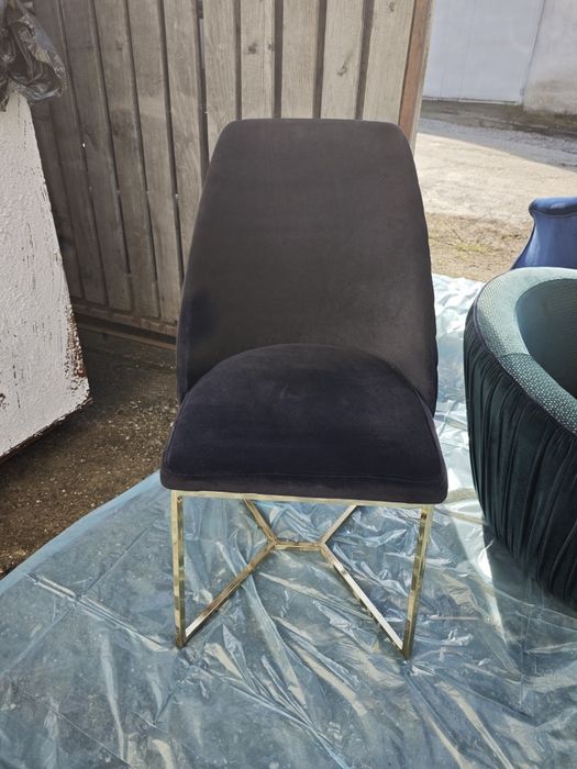 Кресла и дивани чисто нови