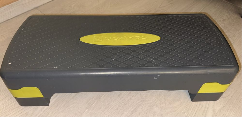 Stepper reglabil pentru fitness