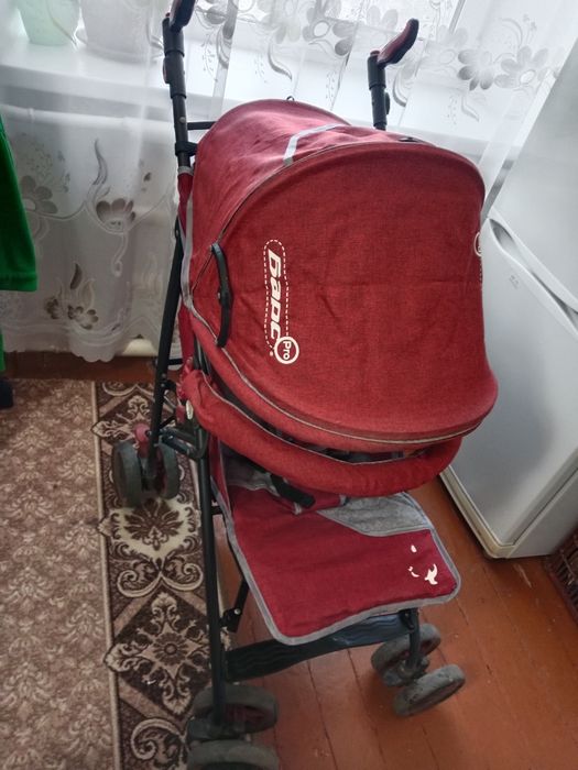 Столик для кормления и коляска