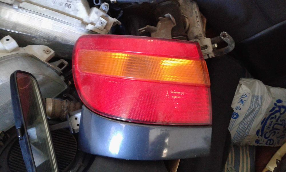 Тойота карина на части