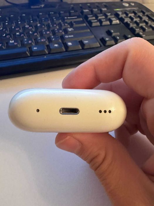 Продам кейс от AirPods Pro 2