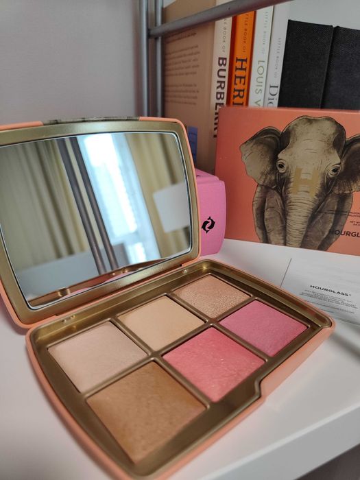 Hourglass палетка слон / Ambient Elephant