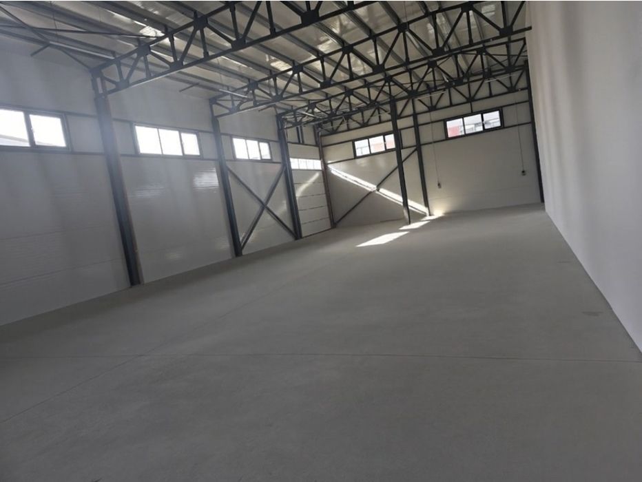 Închiriez  hala zona industrială
