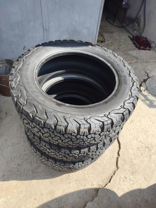 bF Goodrich 225 65 17 top