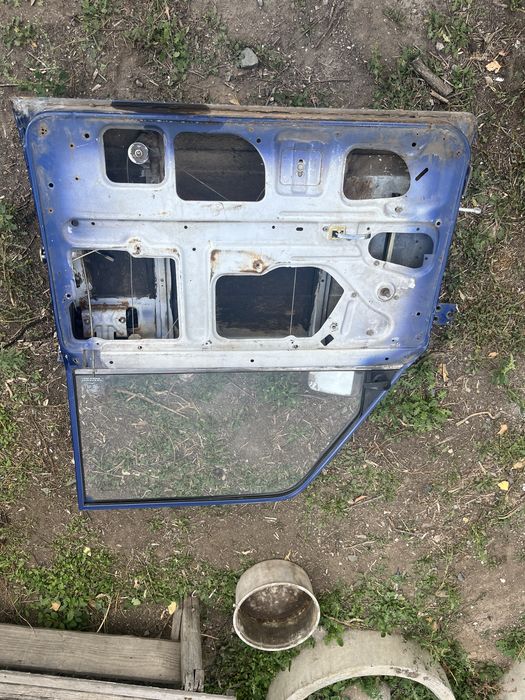 Продам двери ваз 2107 и 2105