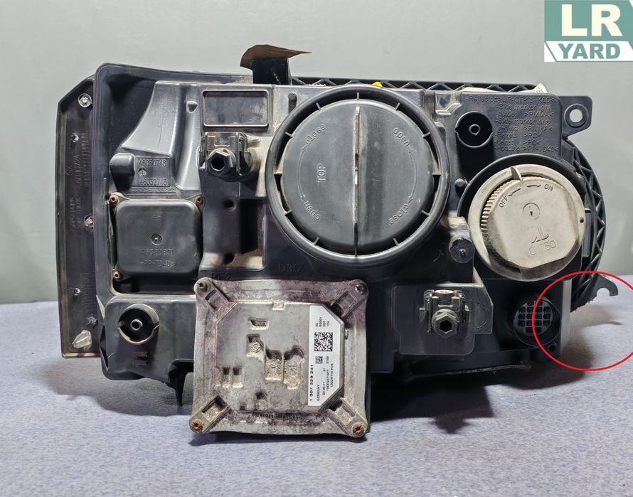 Far stanga xenon RHD RANGE ROVER 2010-2012 LR142596 AH42-13W030-AD