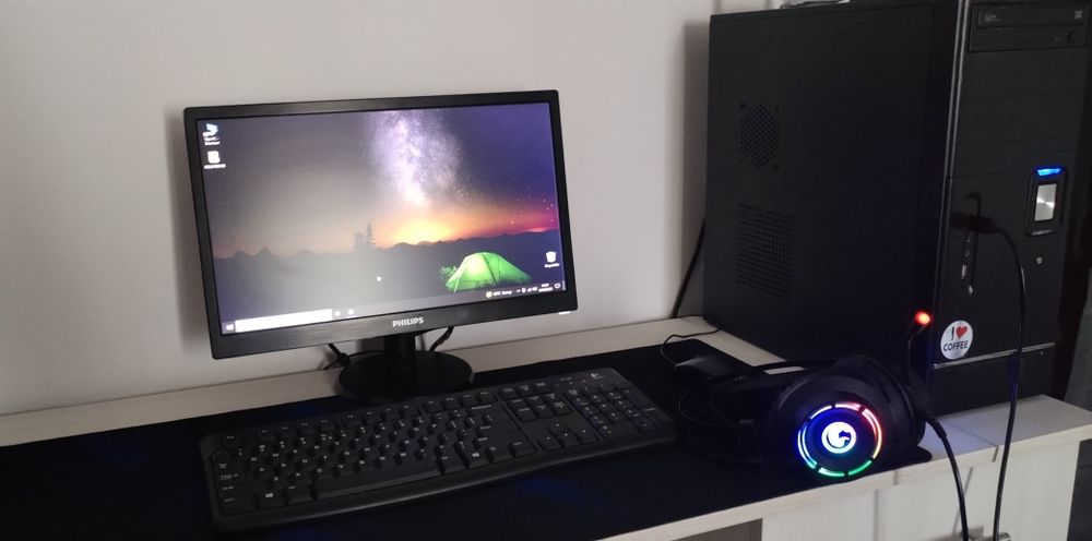 Vând PC in stare perfecta de funcționare . Schimb cu telefon sau scule pescuit
