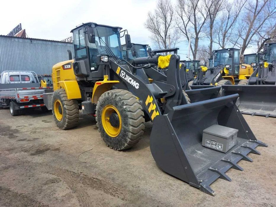 Погрузчик ХСМЖ 1,8  2,1, 3 ва 3 2куб ричаг ва джойстик мавжуд.