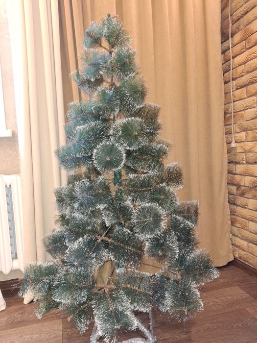 Продам искусственную ёлку