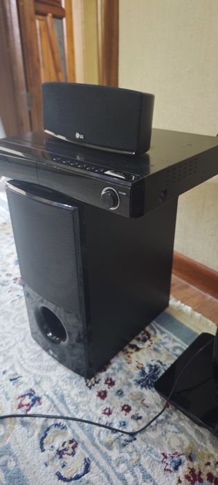 Калонки почти новые LG