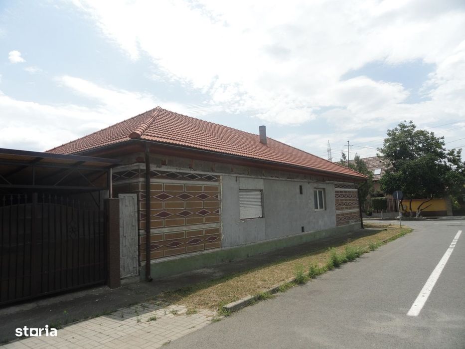 Casa 4 camere situata pe colt intr-o locatie buna in zona Gai