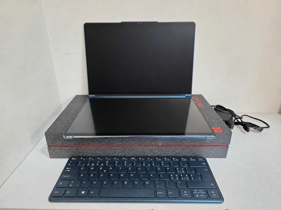 Lenovo Yoga Book 9 13IRU8 - DEFECT