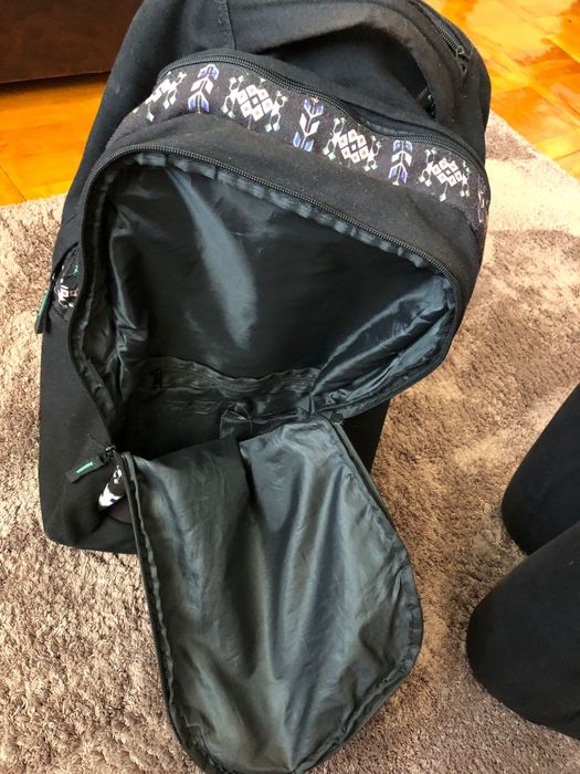 Ghiozdan cu mecanism troller