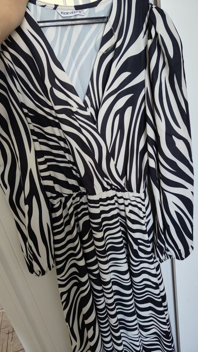 Продам женские платья