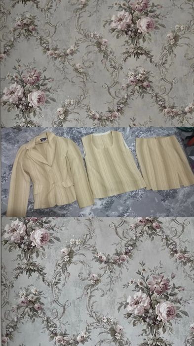 set costum femei mărime M elegant sacou fusta tricou noi