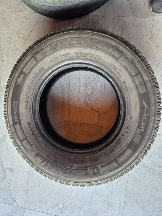 Vând cauciucuri 225/75/16 C M+S dot 2021 //Michelin//