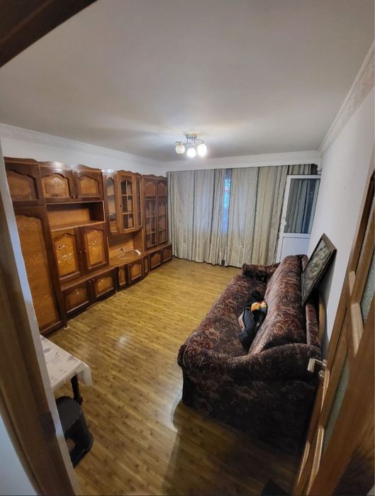 Ofer spre inchiriere apart 2 camere decomandat Tomis Nord