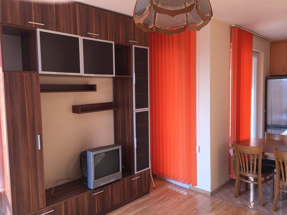 Дава се под наем Тристаен апартамент в Варна, Възраждане 1 - 89 кв.м за 612 € - Снимка #1