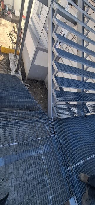 Trepte și grătare galvanizate