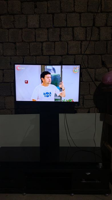 Телевизор самсунг 32 LED TV