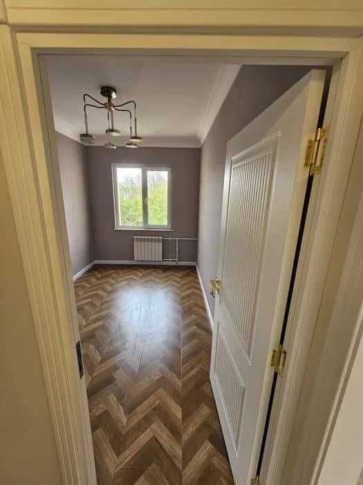 СРОЧНО !! Продается квартира в Яшнабаде 2/5/5 ( 60 кв/м ) Тузел 2