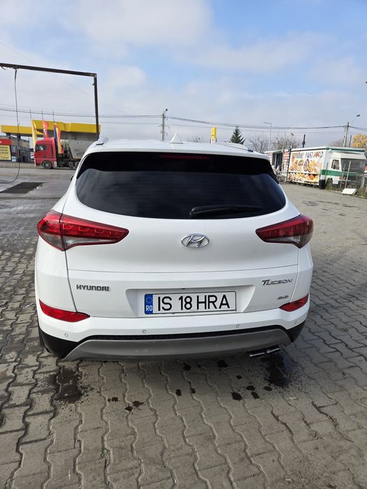 Vand hyundai Tucson 4x4 cu Gpl