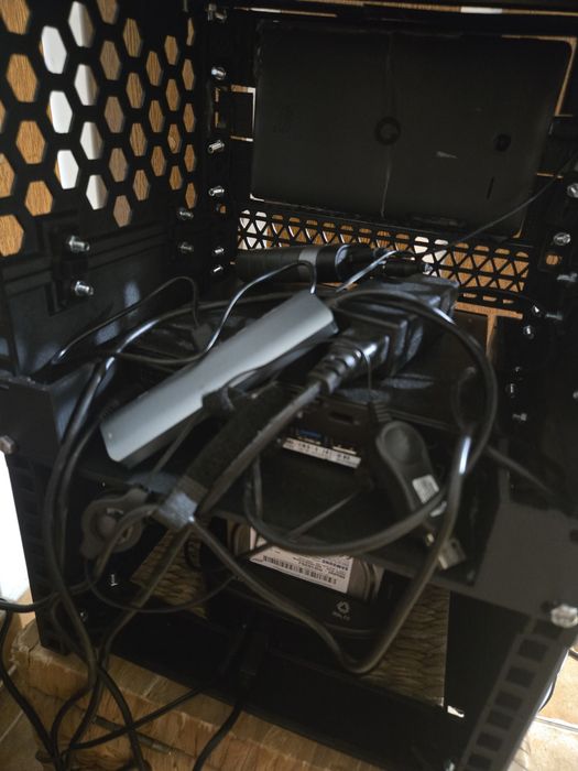 Dell optiplex 3040, 12 gb ram, 2.1 TB server