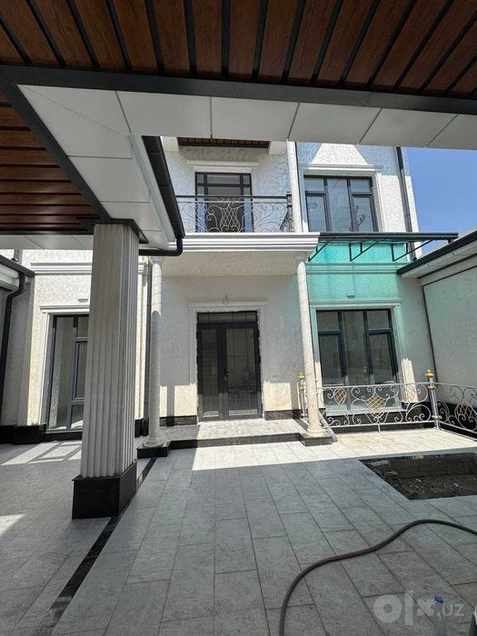 Sergeli Xonabod Beruniy mahalla 2 qavat 6 xonali yevro kotej sotaman