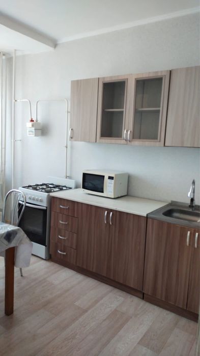 Сдается 2-х ком каартира,9 мкрн7 дом, 3 этаж,61 кв,м, лифт работает