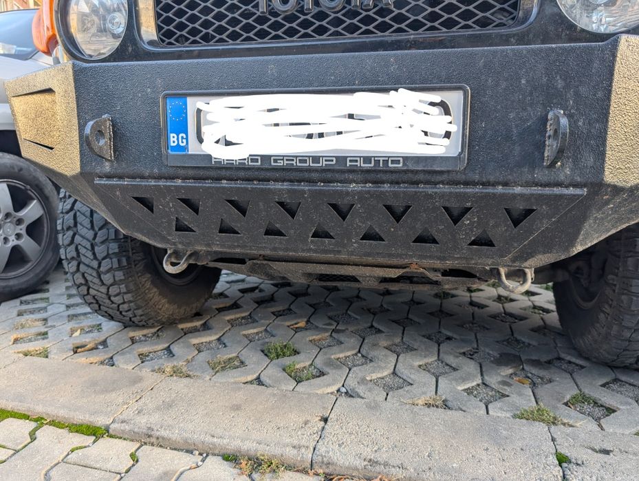 FJ cruiser Toyota на части . Броня и фарове