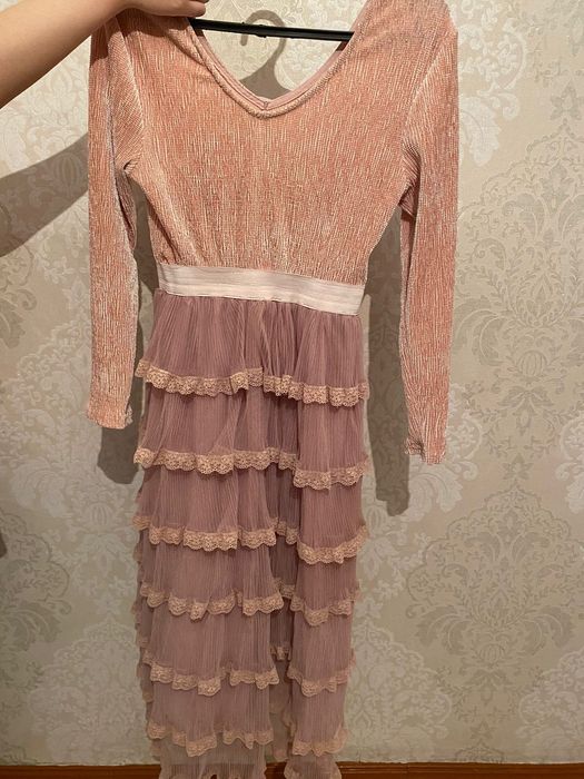 Разгрузка гардероба платья  2000тг