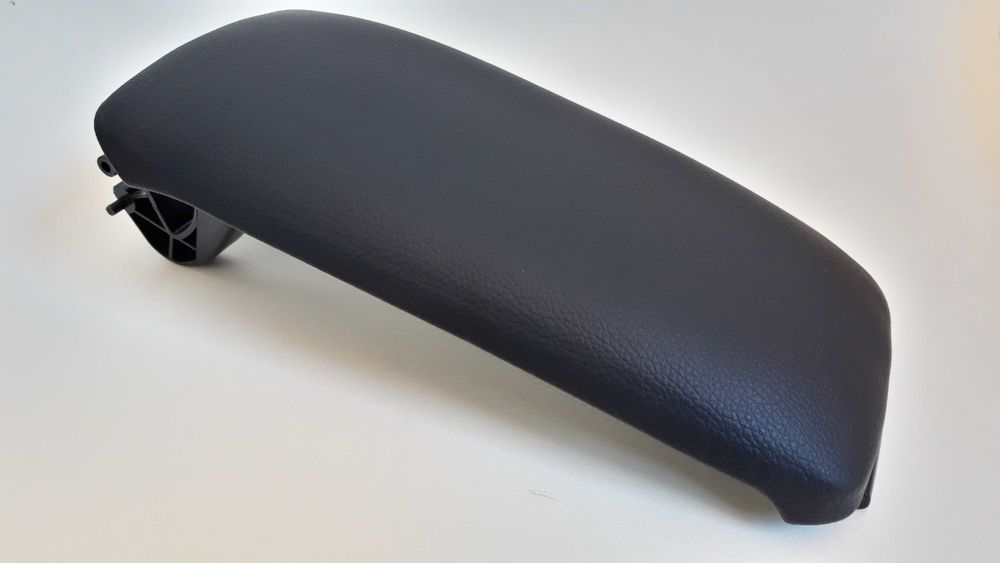 Капак подлакътник за Audi A3 8P от 2003г. до 2012г.