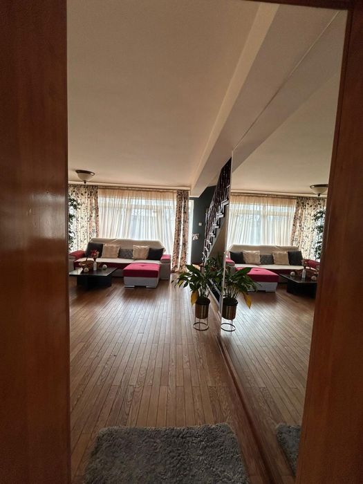 Inchiriez casă Floresti